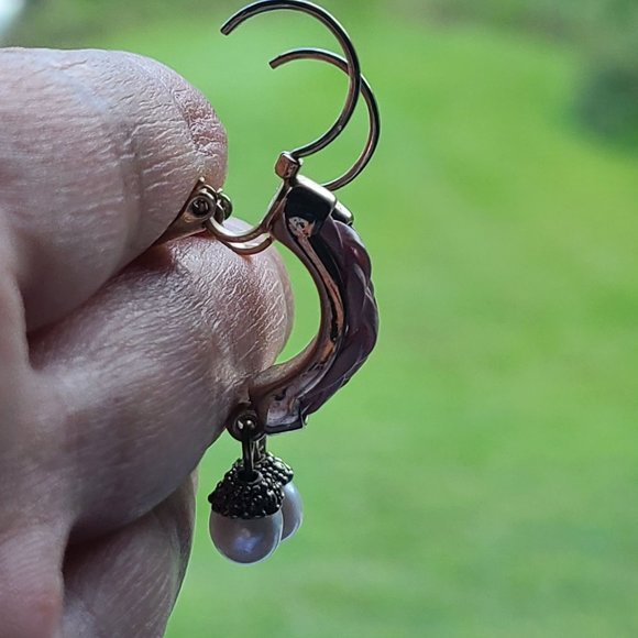 Pearl dangle lever back earrings - Picture 5 of 9